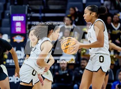 Thumbnail 2 in Bishop Montgomery vs Bishop O'Dowd (CIF State D1 Final) photogallery.