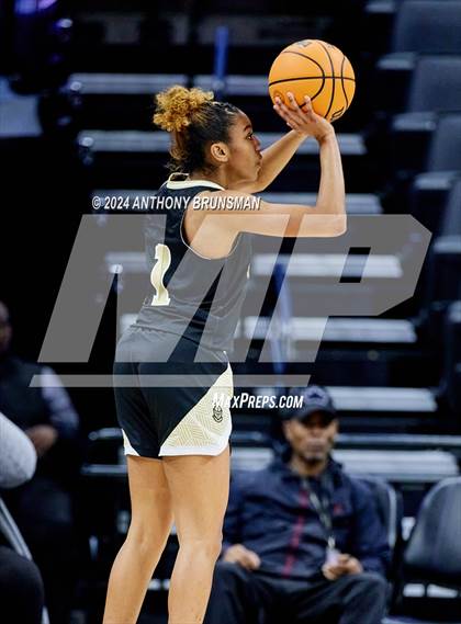 Thumbnail 1 in Bishop Montgomery vs Bishop O'Dowd (CIF State D1 Final) photogallery.
