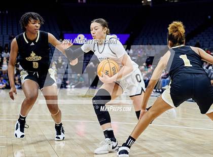 Thumbnail 2 in Bishop Montgomery vs Bishop O'Dowd (CIF State D1 Final) photogallery.