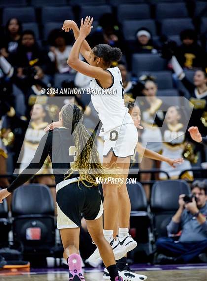 Thumbnail 3 in Bishop Montgomery vs Bishop O'Dowd (CIF State D1 Final) photogallery.
