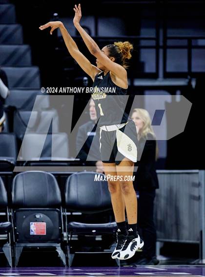 Thumbnail 3 in Bishop Montgomery vs Bishop O'Dowd (CIF State D1 Final) photogallery.