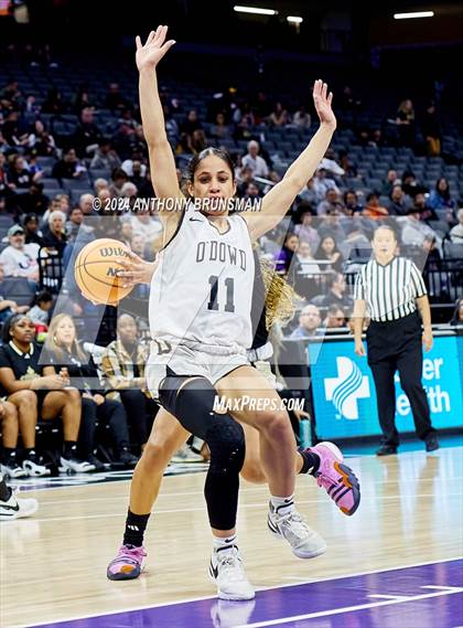 Thumbnail 3 in Bishop Montgomery vs Bishop O'Dowd (CIF State D1 Final) photogallery.