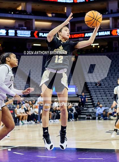 Thumbnail 3 in Bishop Montgomery vs Bishop O'Dowd (CIF State D1 Final) photogallery.