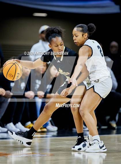 Thumbnail 3 in Bishop Montgomery vs Bishop O'Dowd (CIF State D1 Final) photogallery.