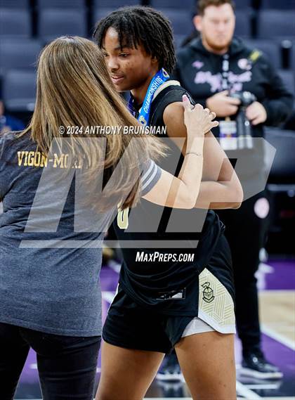 Thumbnail 2 in Bishop Montgomery vs Bishop O'Dowd (CIF State D1 Final) photogallery.
