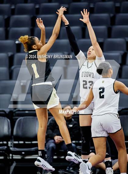 Thumbnail 1 in Bishop Montgomery vs Bishop O'Dowd (CIF State D1 Final) photogallery.