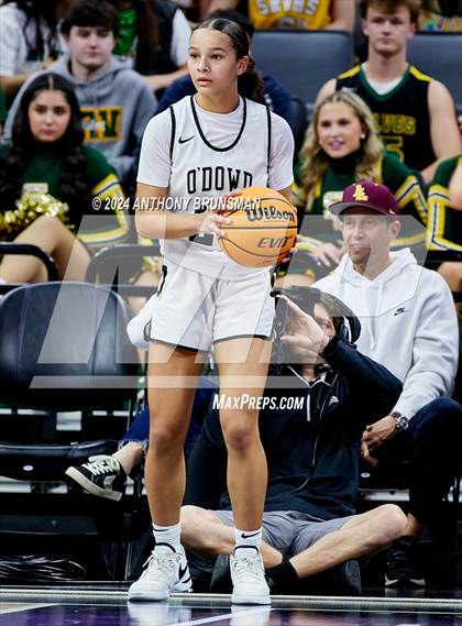 Thumbnail 1 in Bishop Montgomery vs Bishop O'Dowd (CIF State D1 Final) photogallery.