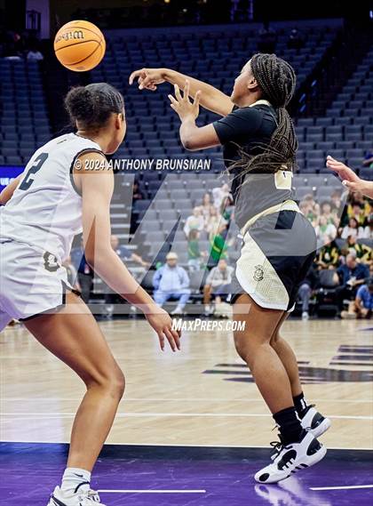 Thumbnail 1 in Bishop Montgomery vs Bishop O'Dowd (CIF State D1 Final) photogallery.