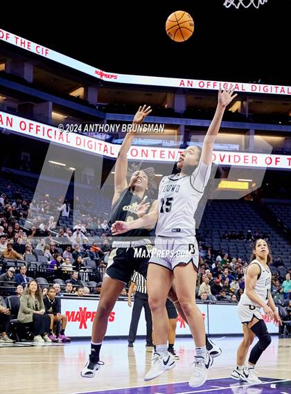 Thumbnail 3 in Bishop Montgomery vs Bishop O'Dowd (CIF State D1 Final) photogallery.
