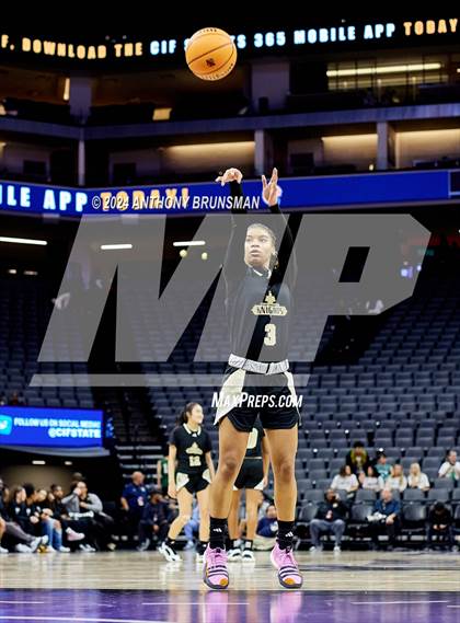 Thumbnail 2 in Bishop Montgomery vs Bishop O'Dowd (CIF State D1 Final) photogallery.