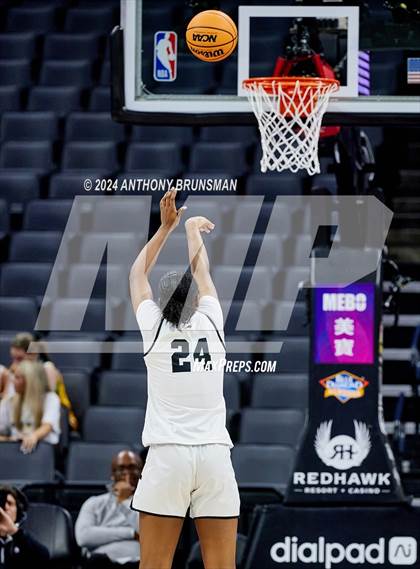 Thumbnail 2 in Bishop Montgomery vs Bishop O'Dowd (CIF State D1 Final) photogallery.
