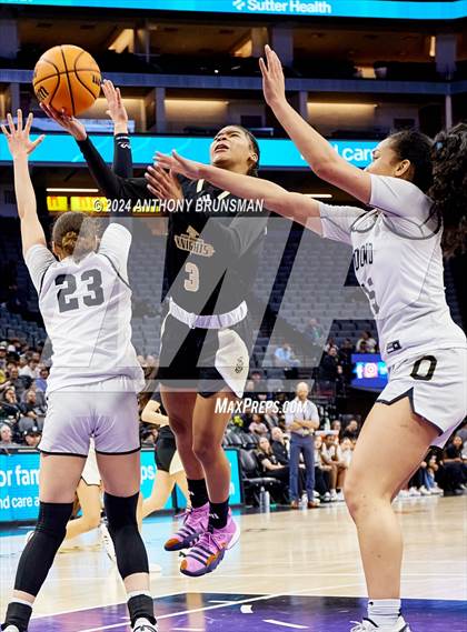 Thumbnail 3 in Bishop Montgomery vs Bishop O'Dowd (CIF State D1 Final) photogallery.