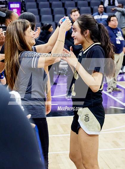 Thumbnail 2 in Bishop Montgomery vs Bishop O'Dowd (CIF State D1 Final) photogallery.