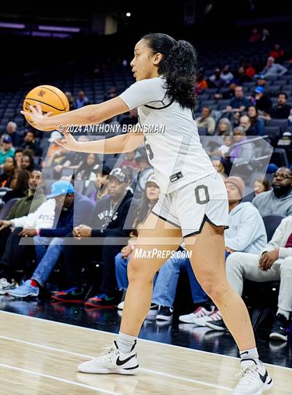 Thumbnail 3 in Bishop Montgomery vs Bishop O'Dowd (CIF State D1 Final) photogallery.