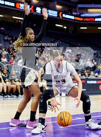Thumbnail 3 in Bishop Montgomery vs Bishop O'Dowd (CIF State D1 Final) photogallery.