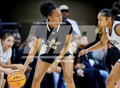Thumbnail 2 in Bishop Montgomery vs Bishop O'Dowd (CIF State D1 Final) photogallery.