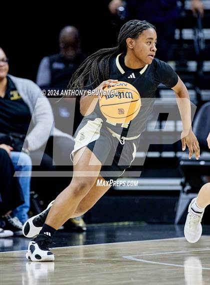 Thumbnail 1 in Bishop Montgomery vs Bishop O'Dowd (CIF State D1 Final) photogallery.