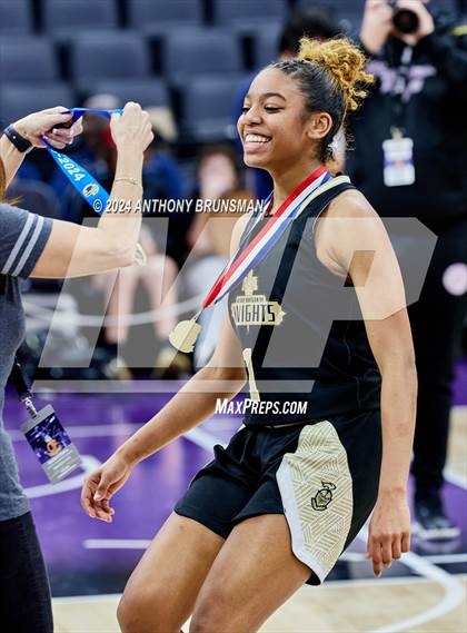 Thumbnail 3 in Bishop Montgomery vs Bishop O'Dowd (CIF State D1 Final) photogallery.
