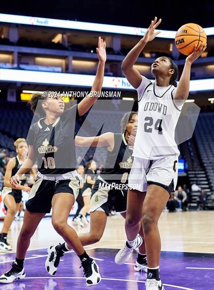 Thumbnail 3 in Bishop Montgomery vs Bishop O'Dowd (CIF State D1 Final) photogallery.
