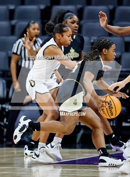 Thumbnail 3 in Bishop Montgomery vs Bishop O'Dowd (CIF State D1 Final) photogallery.