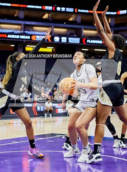 Thumbnail 2 in Bishop Montgomery vs Bishop O'Dowd (CIF State D1 Final) photogallery.