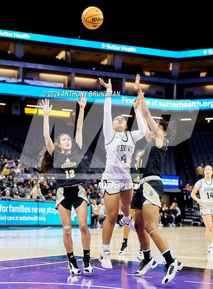 Thumbnail 2 in Bishop Montgomery vs Bishop O'Dowd (CIF State D1 Final) photogallery.