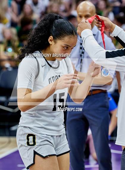 Thumbnail 3 in Bishop Montgomery vs Bishop O'Dowd (CIF State D1 Final) photogallery.