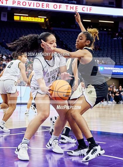 Thumbnail 2 in Bishop Montgomery vs Bishop O'Dowd (CIF State D1 Final) photogallery.