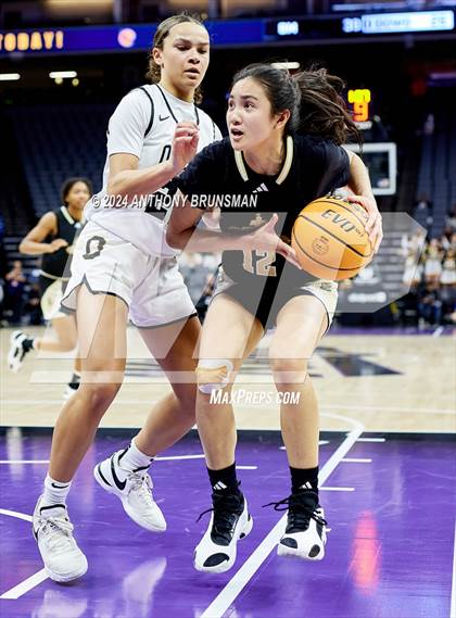 Thumbnail 3 in Bishop Montgomery vs Bishop O'Dowd (CIF State D1 Final) photogallery.