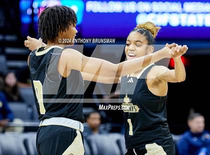Thumbnail 1 in Bishop Montgomery vs Bishop O'Dowd (CIF State D1 Final) photogallery.