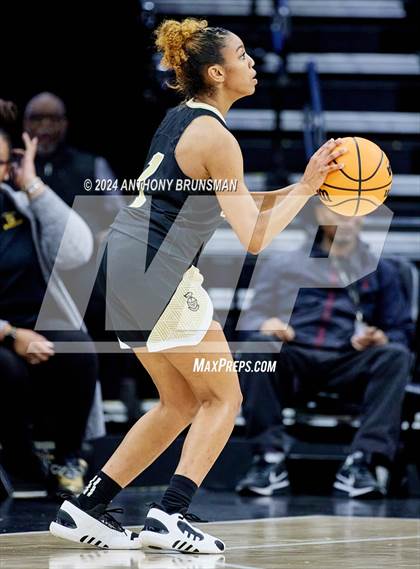 Thumbnail 3 in Bishop Montgomery vs Bishop O'Dowd (CIF State D1 Final) photogallery.