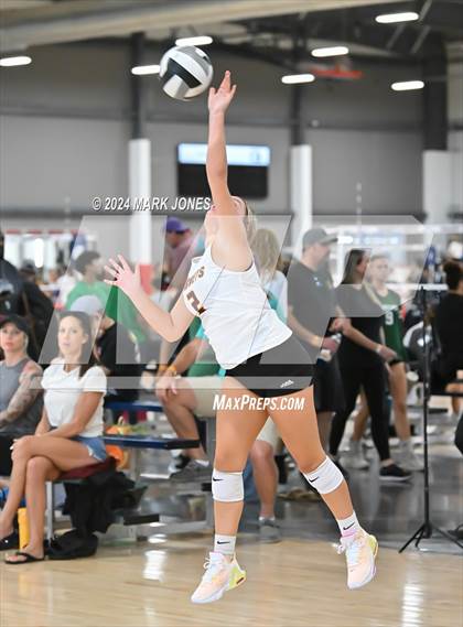 Thumbnail 1 in White River vs. Maricopa (Nike TOC Southwest) photogallery.
