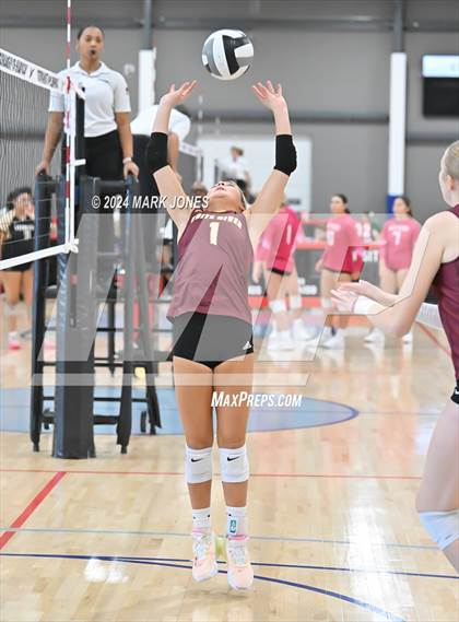 Thumbnail 3 in White River vs. Maricopa (Nike TOC Southwest) photogallery.
