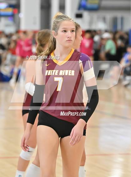 Thumbnail 3 in White River vs. Maricopa (Nike TOC Southwest) photogallery.