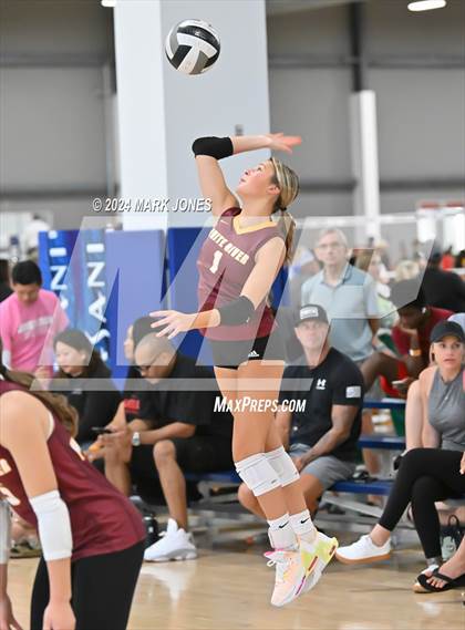 Thumbnail 2 in White River vs. Maricopa (Nike TOC Southwest) photogallery.
