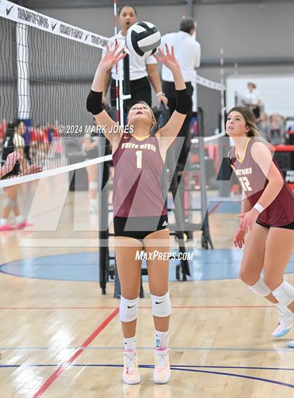 Thumbnail 1 in White River vs. Maricopa (Nike TOC Southwest) photogallery.