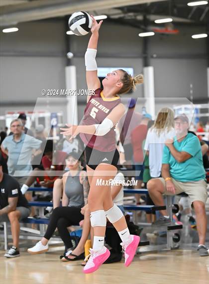 Thumbnail 1 in White River vs. Maricopa (Nike TOC Southwest) photogallery.