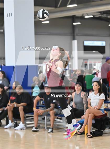 Thumbnail 2 in White River vs. Maricopa (Nike TOC Southwest) photogallery.