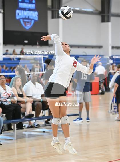 Thumbnail 2 in White River vs. Maricopa (Nike TOC Southwest) photogallery.