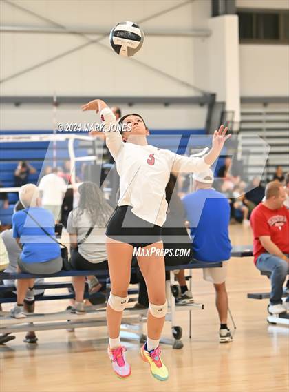 Thumbnail 2 in White River vs. Maricopa (Nike TOC Southwest) photogallery.