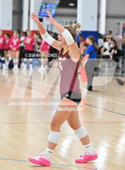 Thumbnail 3 in White River vs. Maricopa (Nike TOC Southwest) photogallery.