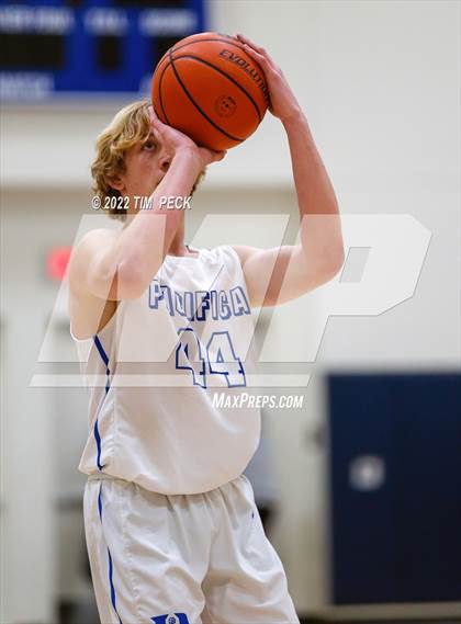 Thumbnail 3 in Crean Lutheran @ Pacifica photogallery.