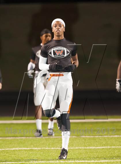Thumbnail 2 in Centennial vs. West Mesquite (UIL 4A Division 1 Bi-District Playoff) photogallery.