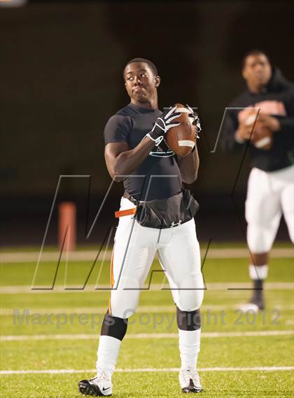 Thumbnail 2 in Centennial vs. West Mesquite (UIL 4A Division 1 Bi-District Playoff) photogallery.