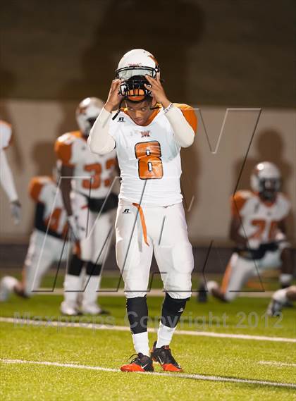 Thumbnail 1 in Centennial vs. West Mesquite (UIL 4A Division 1 Bi-District Playoff) photogallery.