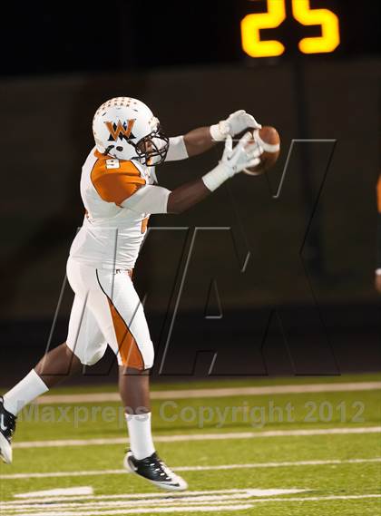 Thumbnail 2 in Centennial vs. West Mesquite (UIL 4A Division 1 Bi-District Playoff) photogallery.