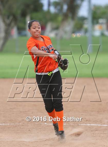 Thumbnail 3 in La Quinta vs San Jacinto photogallery.
