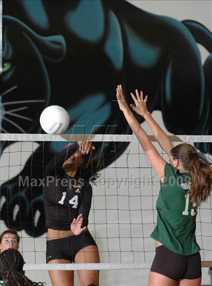 Thumbnail 1 in Thousand Oaks @ Newbury Park photogallery.
