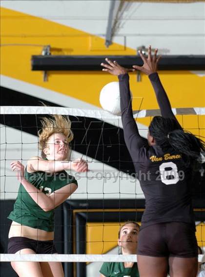 Thumbnail 1 in Thousand Oaks @ Newbury Park photogallery.