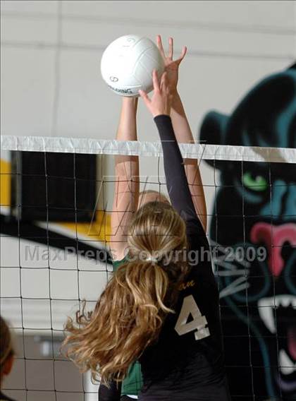 Thumbnail 3 in Thousand Oaks @ Newbury Park photogallery.